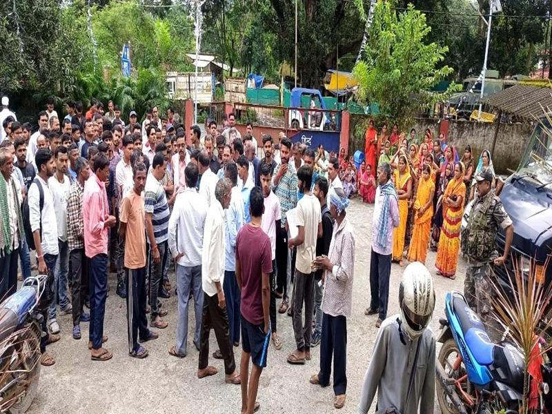 Jharkhand: Villagers erupt in anger over suspicious death of BSF jawan in police lockup