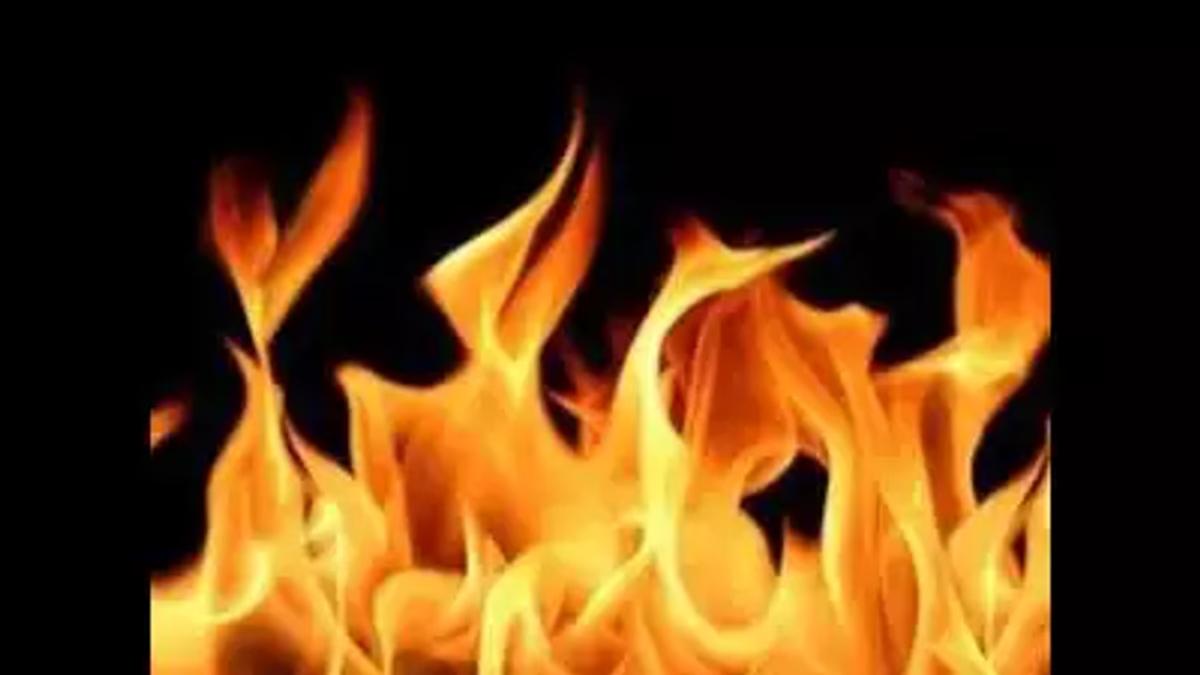 Fire breaks out at textile store in Surat