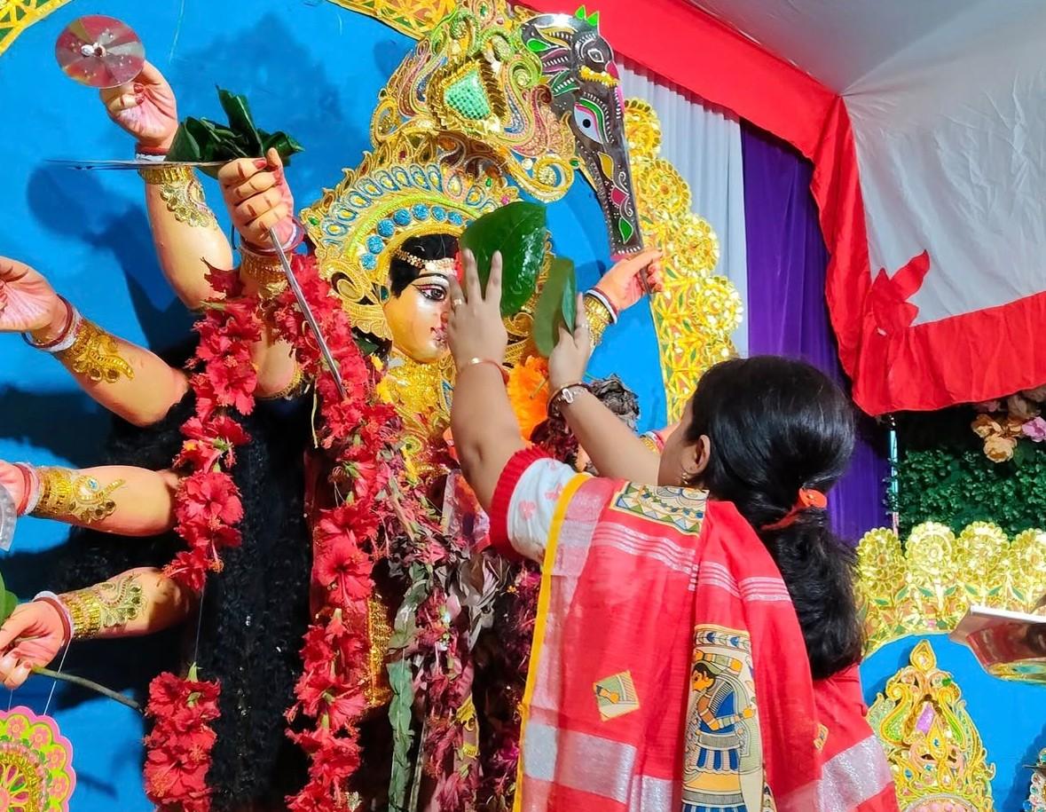 After greeting her as ‘goddess’, Bengal women bid farewell to Maa Durga as ‘daughter’