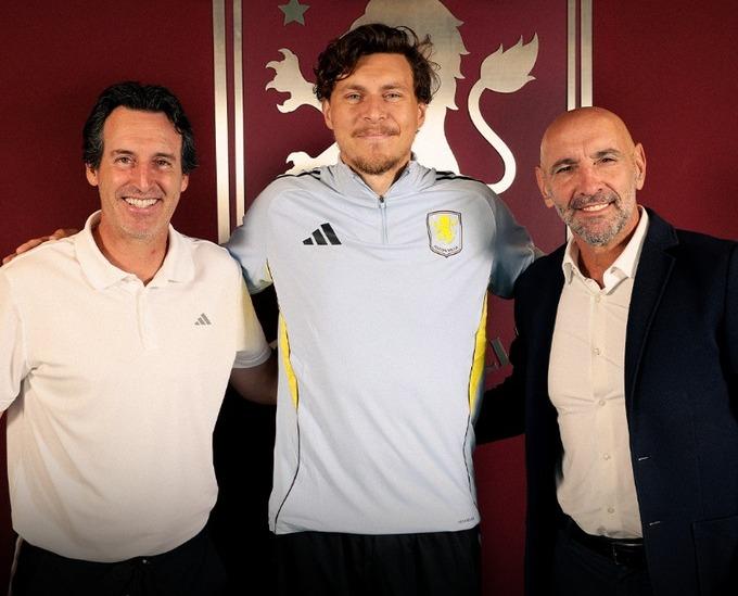 Aston Villa sign ex-Man Utd defender Victor Lindelof
