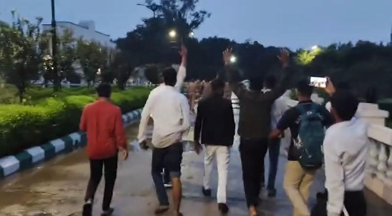 UP CM Yogi orders probe into lathi charge on ABVP workers in Barabanki, cop removed