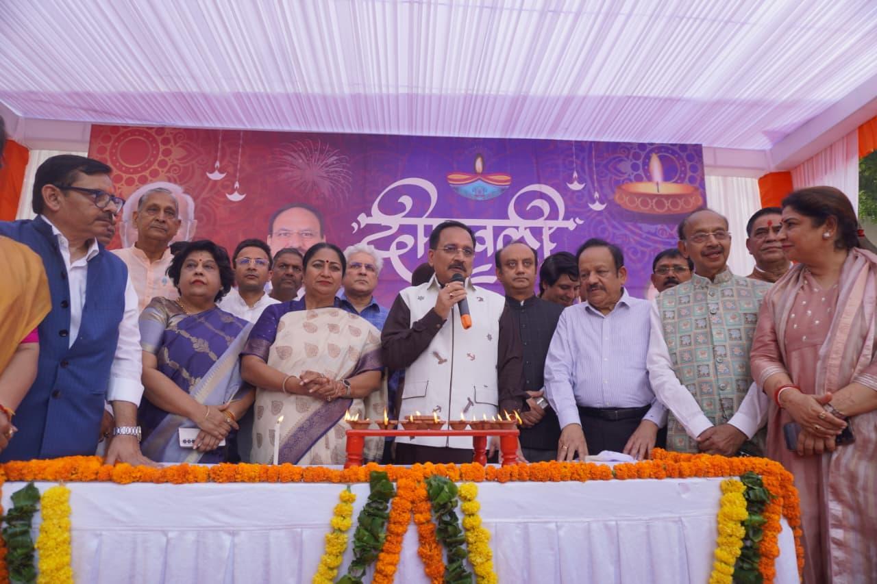 Delhi BJP hosts Diwali ‘Mangal Milan’, leaders extend festive greetings
