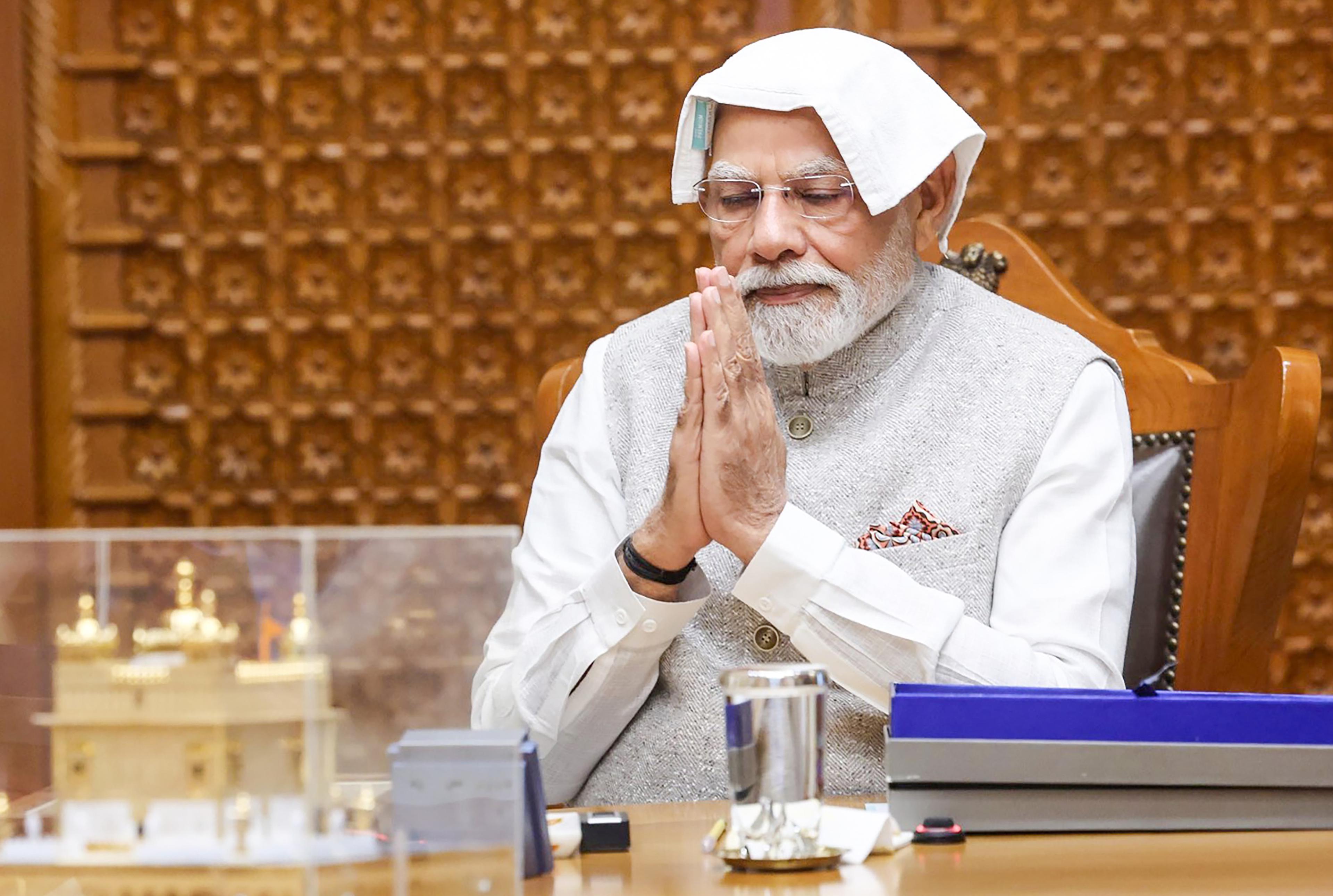 PM Modi welcomes Sikh delegation, commits to honouring sacred relics of Guru Gobind Singh