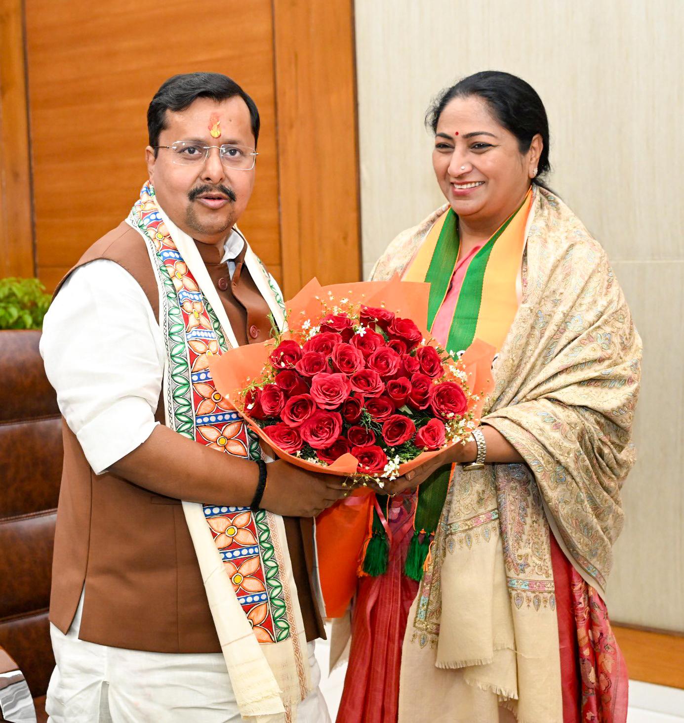 Delhi CM Rekha Gupta greets new BJP President Nitin Nabin