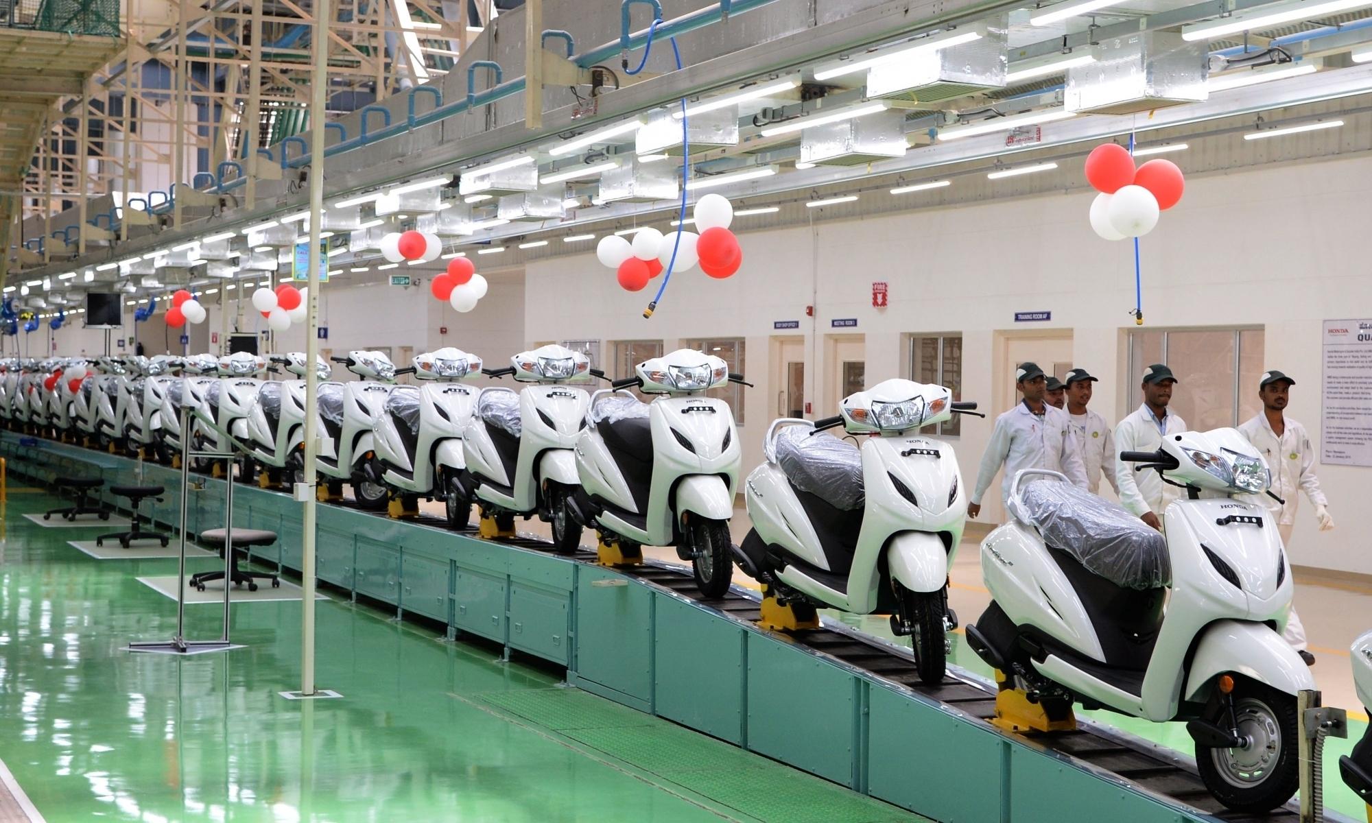 Wholesale volumes of 2‑wheelers in India jump 19 pc at 1.8 million in Nov