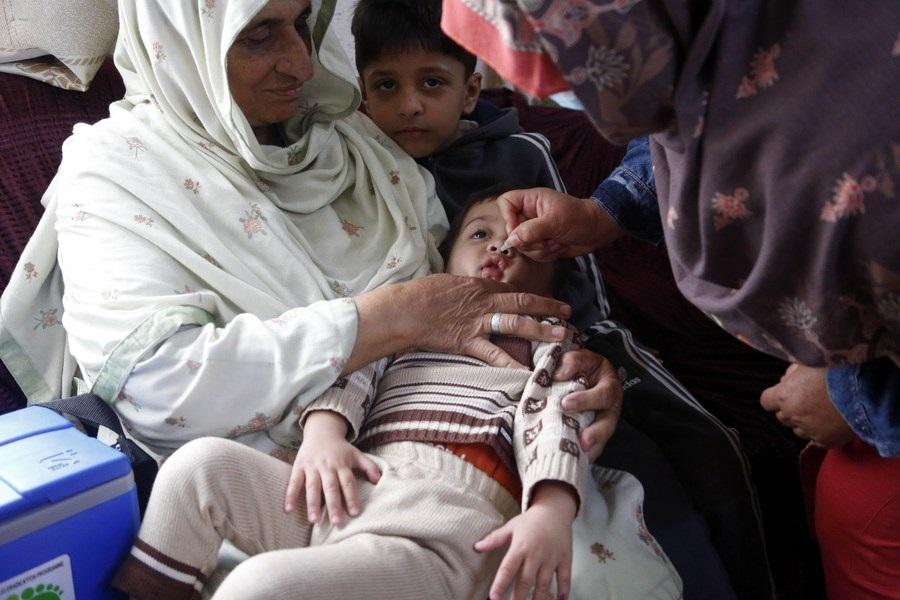 Cash crunch to cut short Pakistan’s polio vaccination campaign