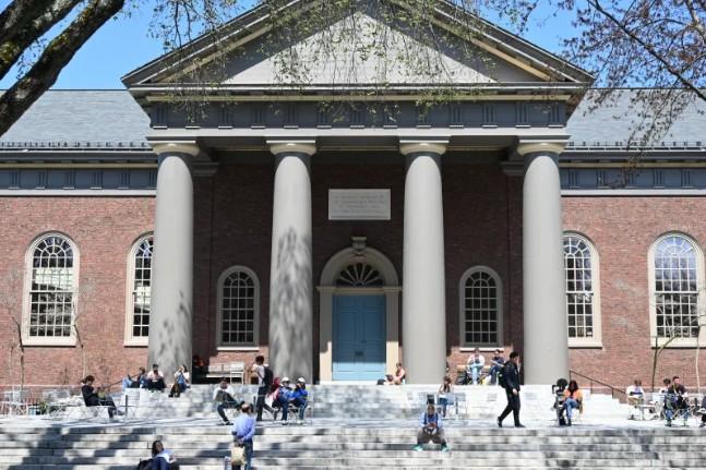Trump says Harvard should have 15 pc cap on foreign students