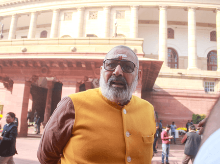 JNU has become hub of Tukde-Tukde gang: Giriraj Singh