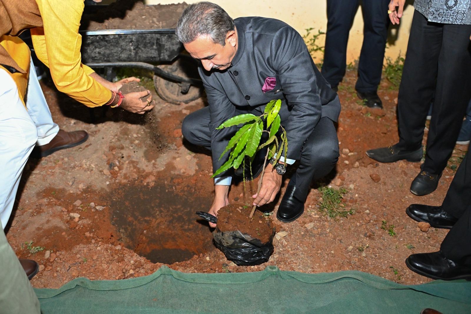 MoS Kirti Vardhan Singh plants sapling at Shree Swaminarayan temple Complex in Uganda