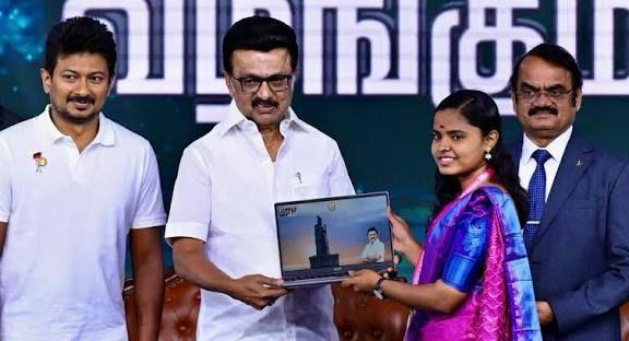 10 lakh students to benefit by Feb end under TN govt's laptop scheme