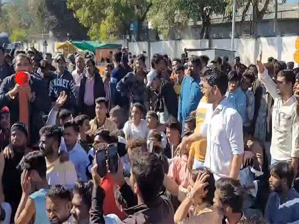 Protestors against shifting of Bhopal gas tragedy