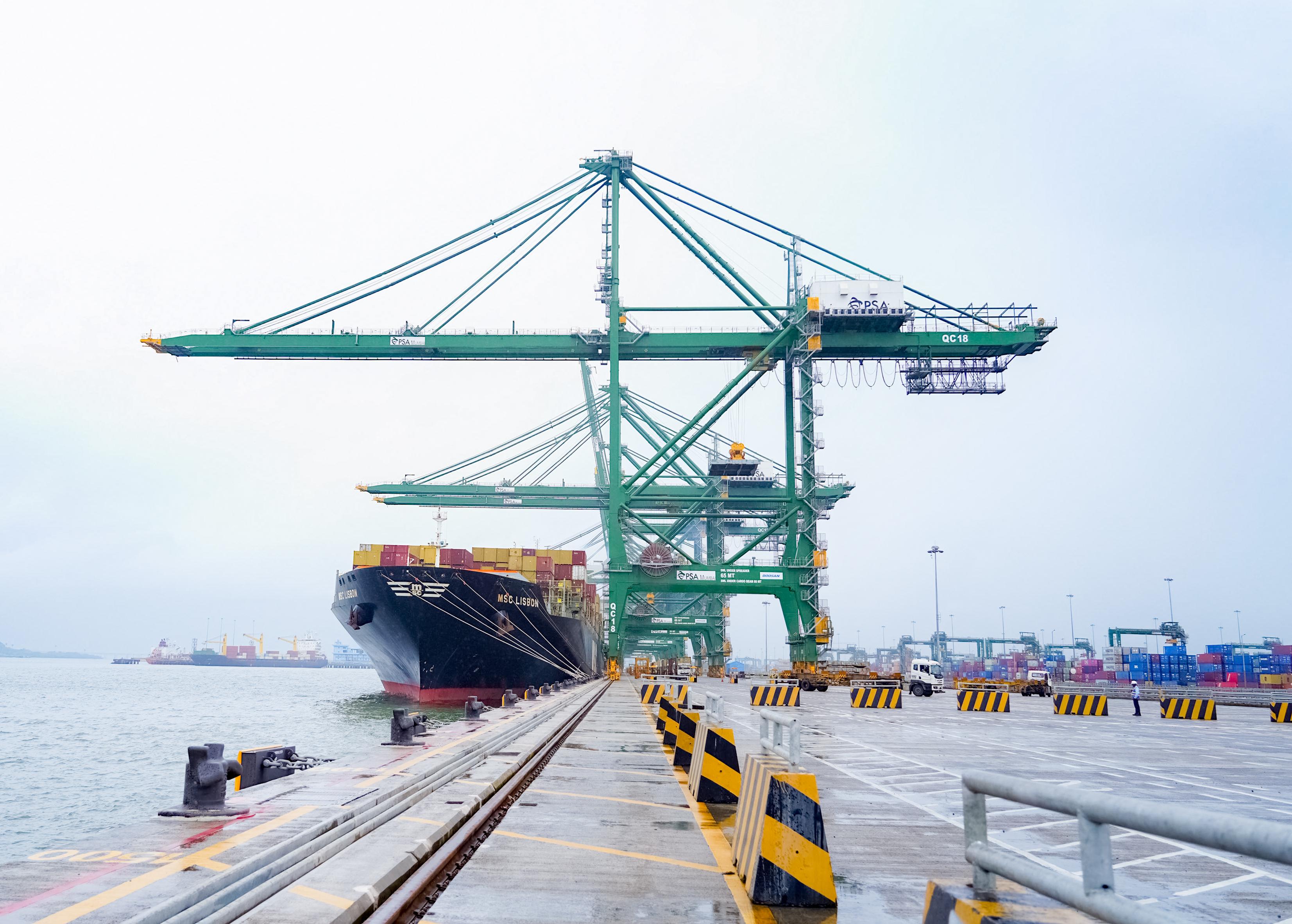 JNPort PSA Terminal’s 2nd phase inauguration makes Maha home to India’s largest container terminal: CM Fadnavis