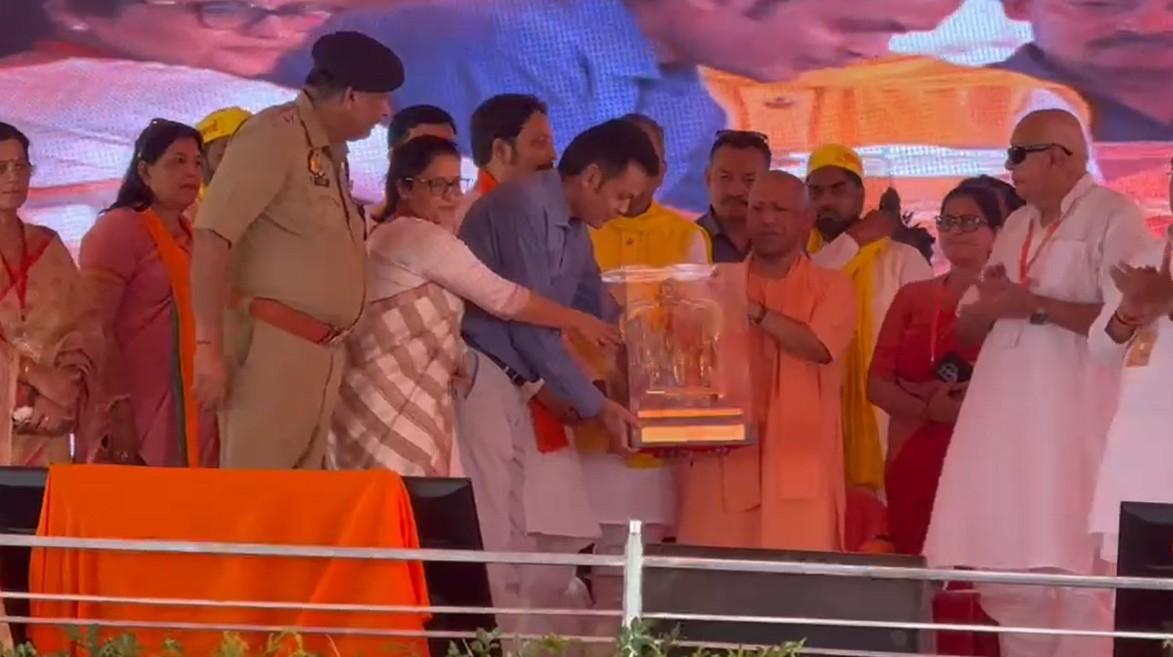 Congress, SP stayed silent on foreign invaders due to vote bank politics: CM Yogi