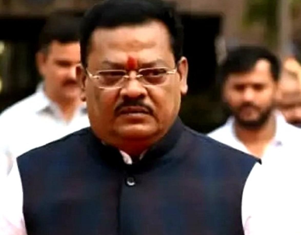 Two Maha govt officials suspended in bogus caste certificate case