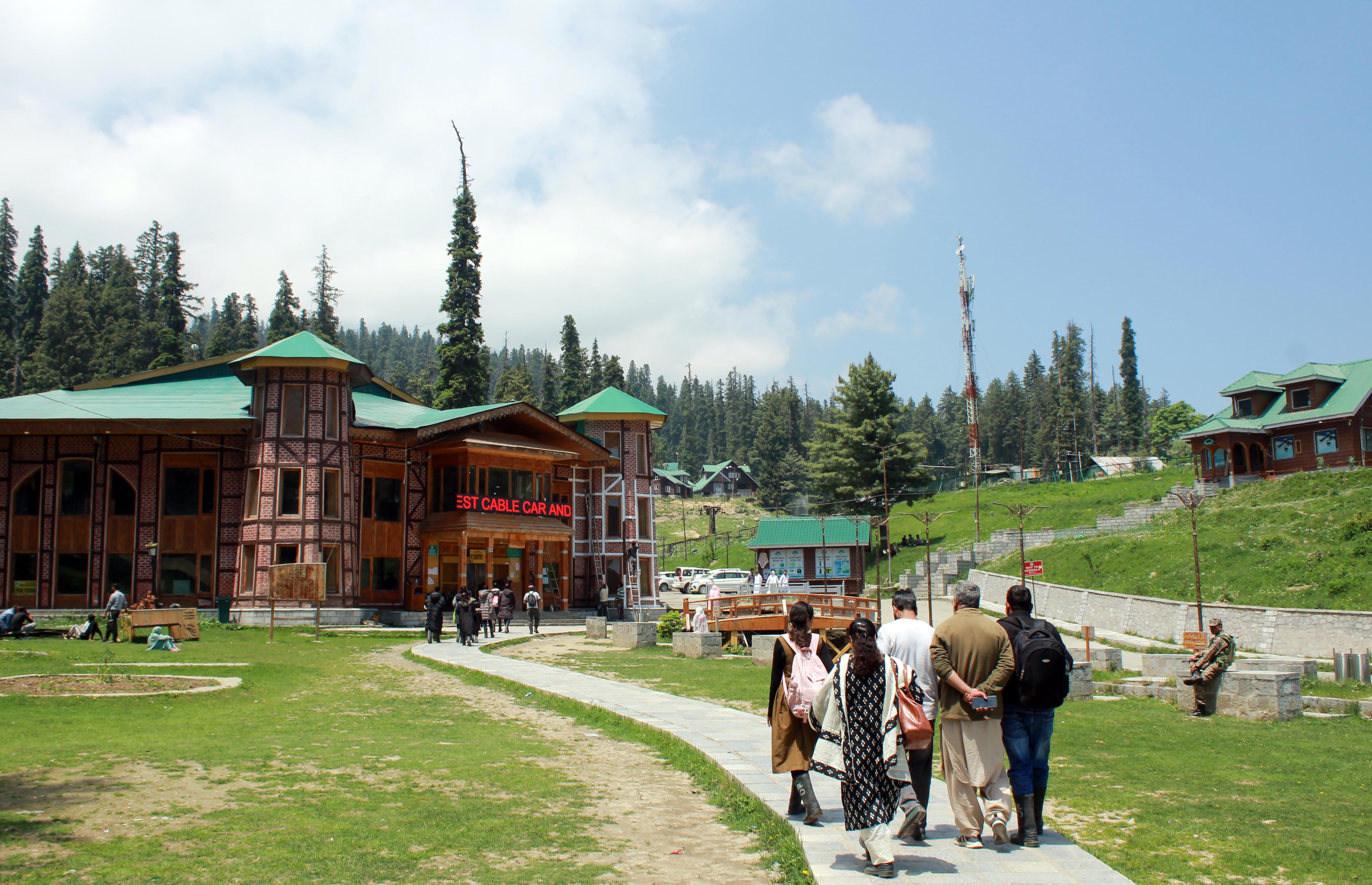 High-level meeting to be held in Pahalgam to review tourism