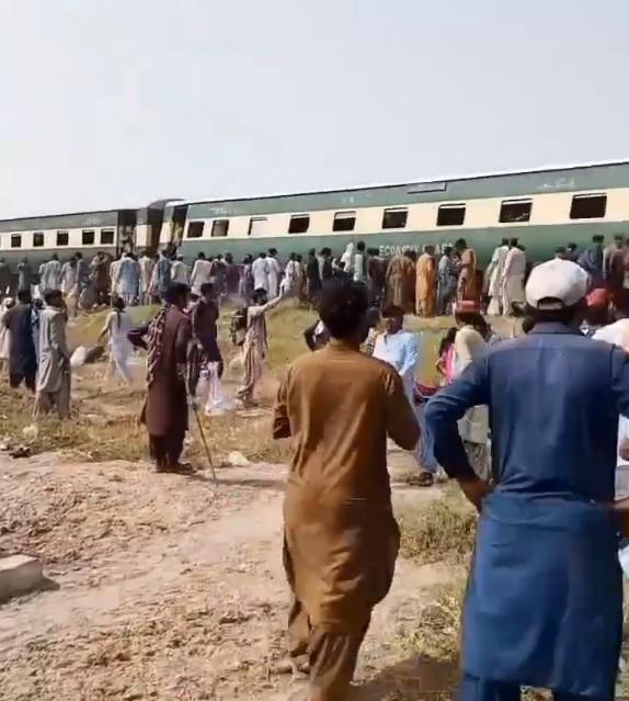 Six coaches of Jaffar Express derail after explosion in Pakistan's Balochistan