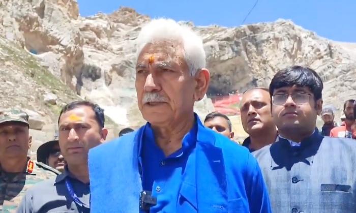 Amarnath Yatra: J&K L-G visits Baltal base camp, inspects arrangements