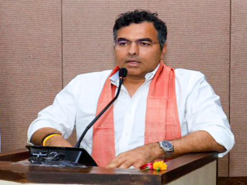 Delhi water minister assures discrimination-free services in Nabi Karim