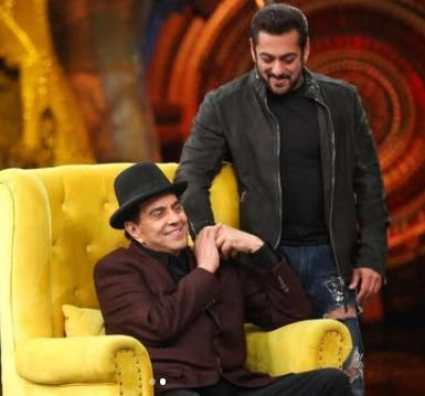 BB 19: Salman Khan breaks into tears, lauds Sunny Deol & Bobby Deol for a dignified farewell to late Dharmendra