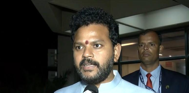 IndiGo crisis: Civil Aviation Minister says minimising inconvenience for passengers, assures strict action (IANS Interview)