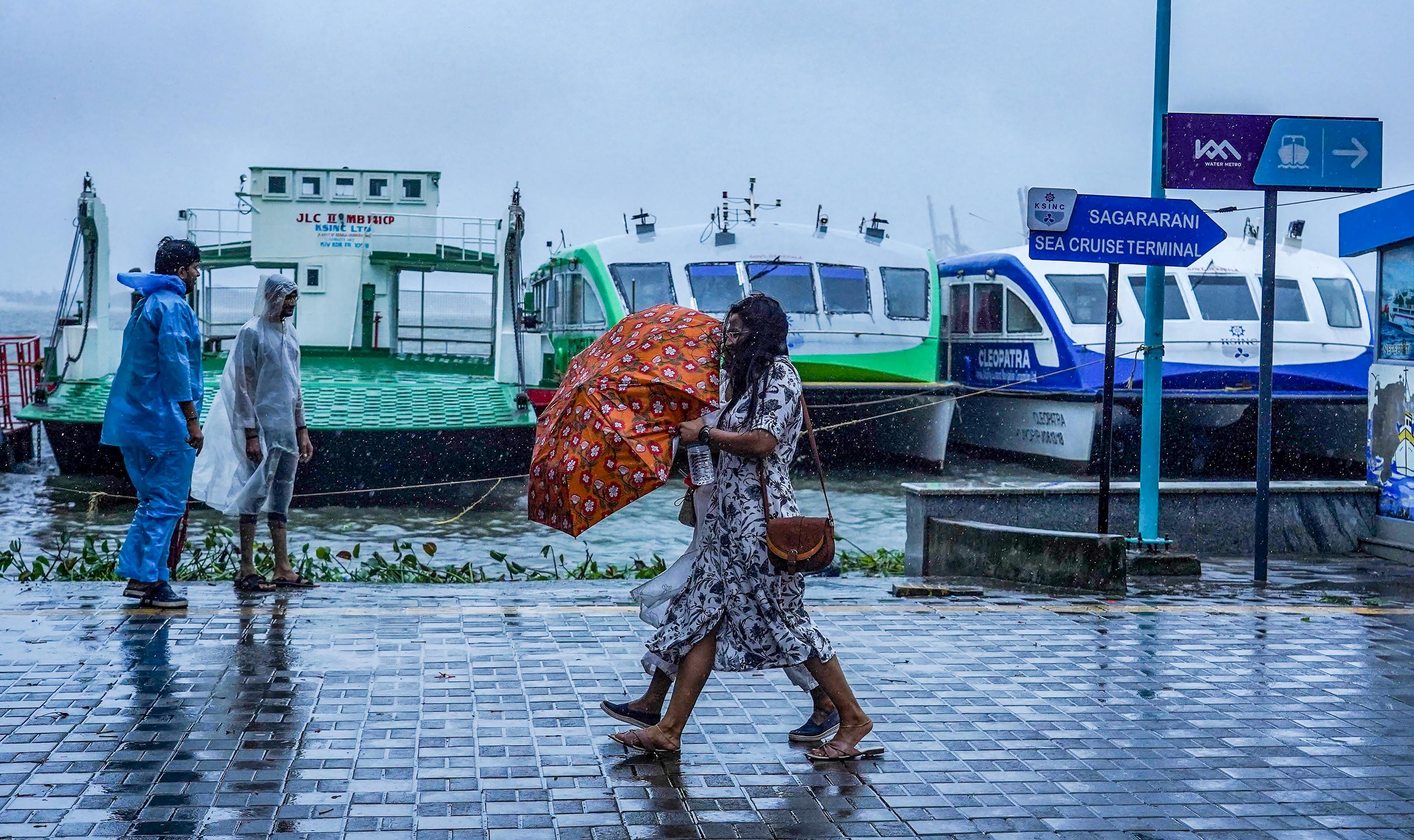 Heavy rain to lash Kerala till June 18, IMD issues red alert for five districts