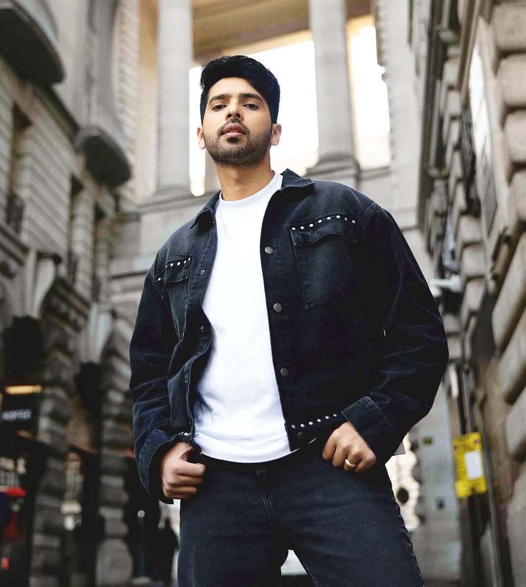 Armaan Malik wins hearts with his dance moves in his latest number 'Baari Baari’