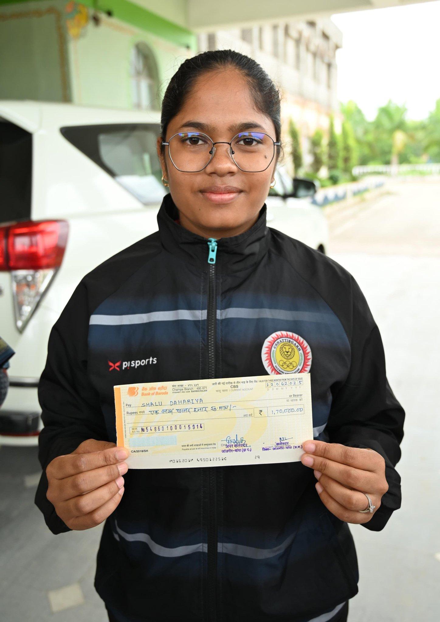 Chhattisgarh CM arranges funds for softball player Shalu Dahariya to take part in international event