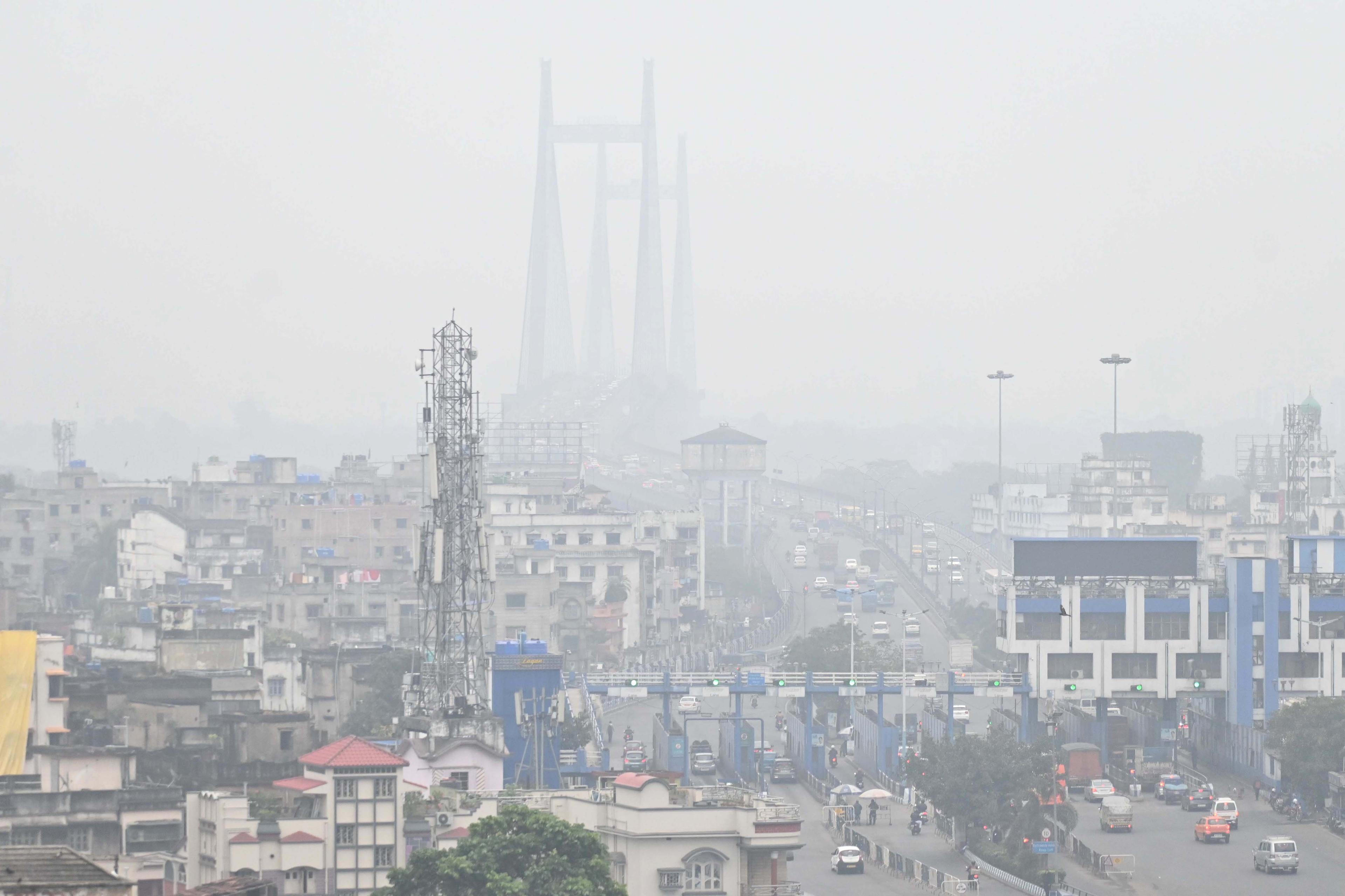Kolkata air worse than Delhi for a week, experts seek more monitoring stations in crowded zones