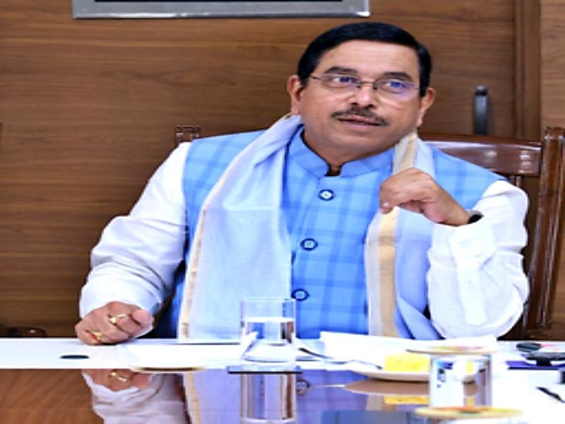 Pralhad Joshi slams K'taka govt, says 'caste survey drama to cover up failures and internal conflicts'