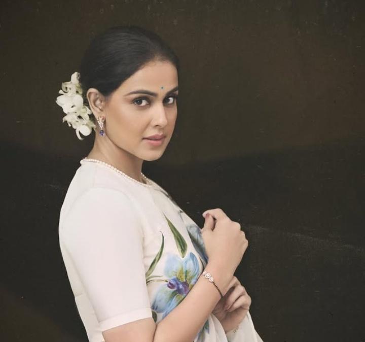 Genelia D’Souza’s son Rahyl refuses to leave ailing pet dog Flash, actress shares emotional video