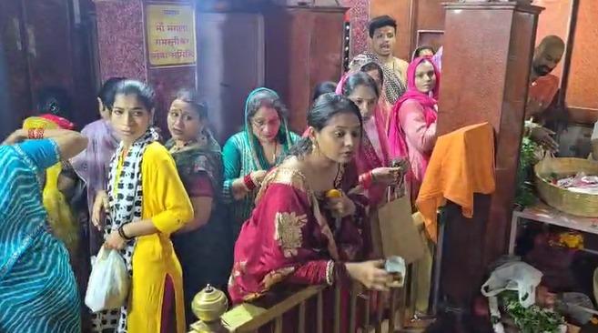Varanasi: Women seek blessings of marital bliss at 'Mangala Gauri temple' on Hartalika Teej