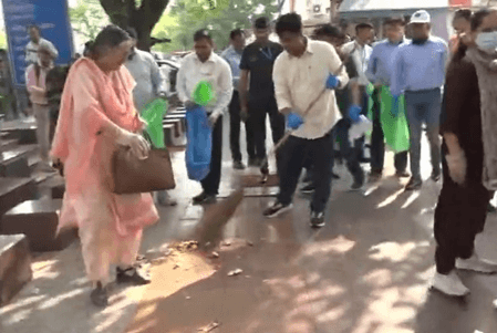 Clean India, clean Delhi: NDMC’s Kuljeet Chahal launches Swachhata drive at Hanuman temple