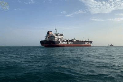 US lifts curbs on Iran oil at sea (Lead)