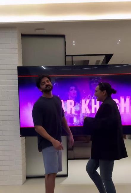 Sonakshi Sinha & Zaheer Iqbal groove on original disco dancer Mithun's tunes