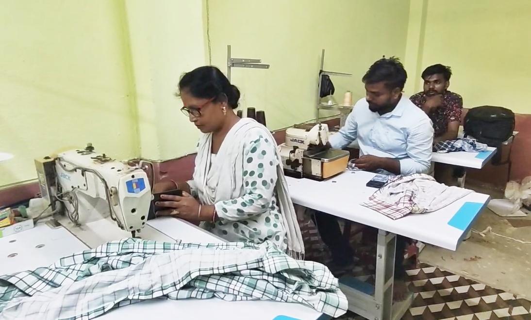 Bihar: Engineer quits plum job to launch garment start-up in Jamui, becomes an inspiration