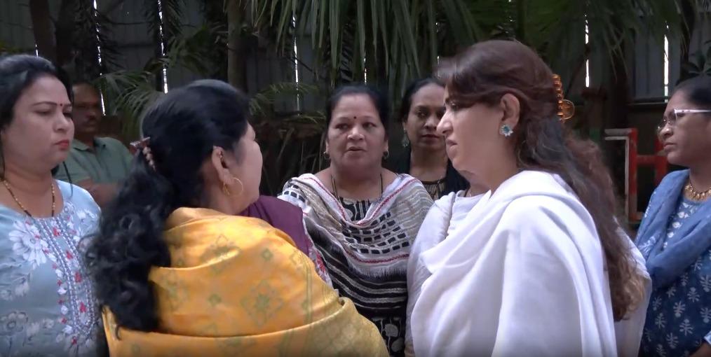 Shiv Sena leader meets family of deceased flight attendant Pinky Mali, shares their grief