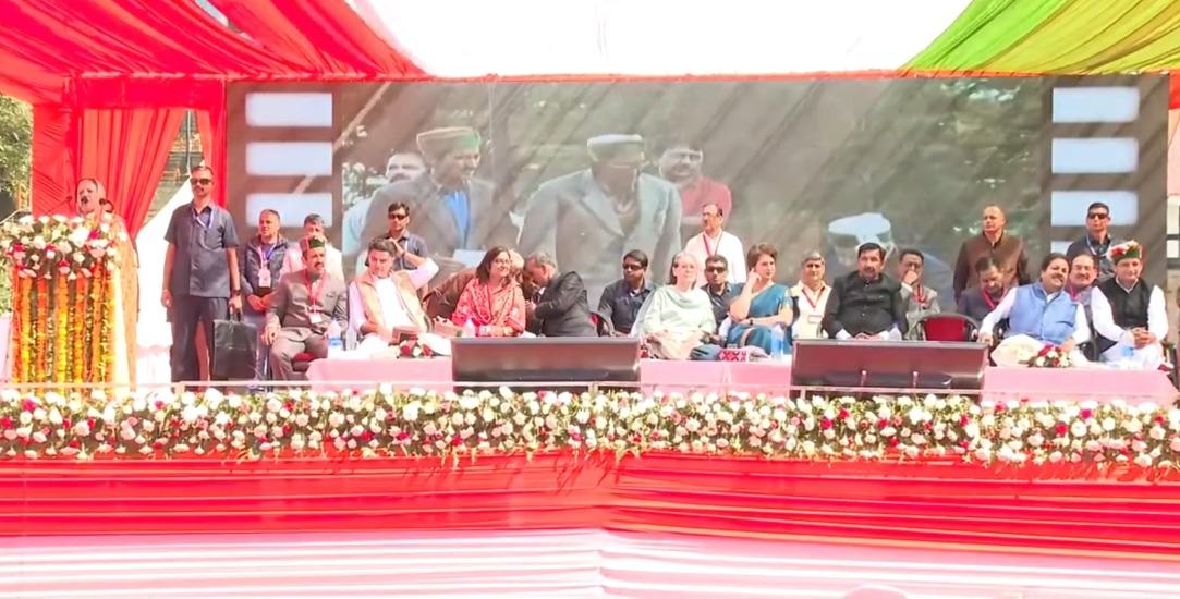 Sonia Gandhi unveils statue of Virbhadra Singh, six-time Himachal CM popular as 'Raja Saab'