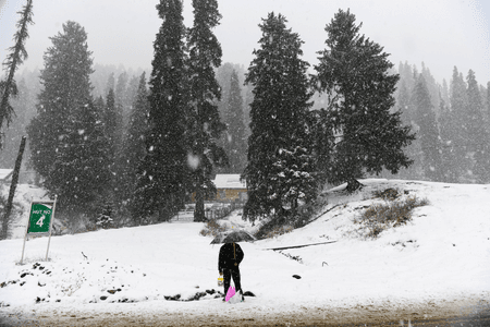 Kashmir hill stations receive first snowfall; tourists flock to celebrate New Year