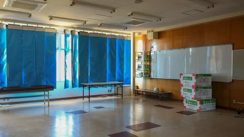 Quake in elementary school in Shika