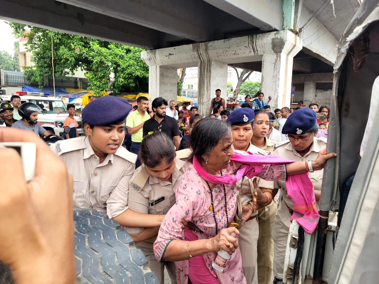 Jan Suraaj leaders gherao Bihar Health Minister’s residence over Muzaffarpur rape case