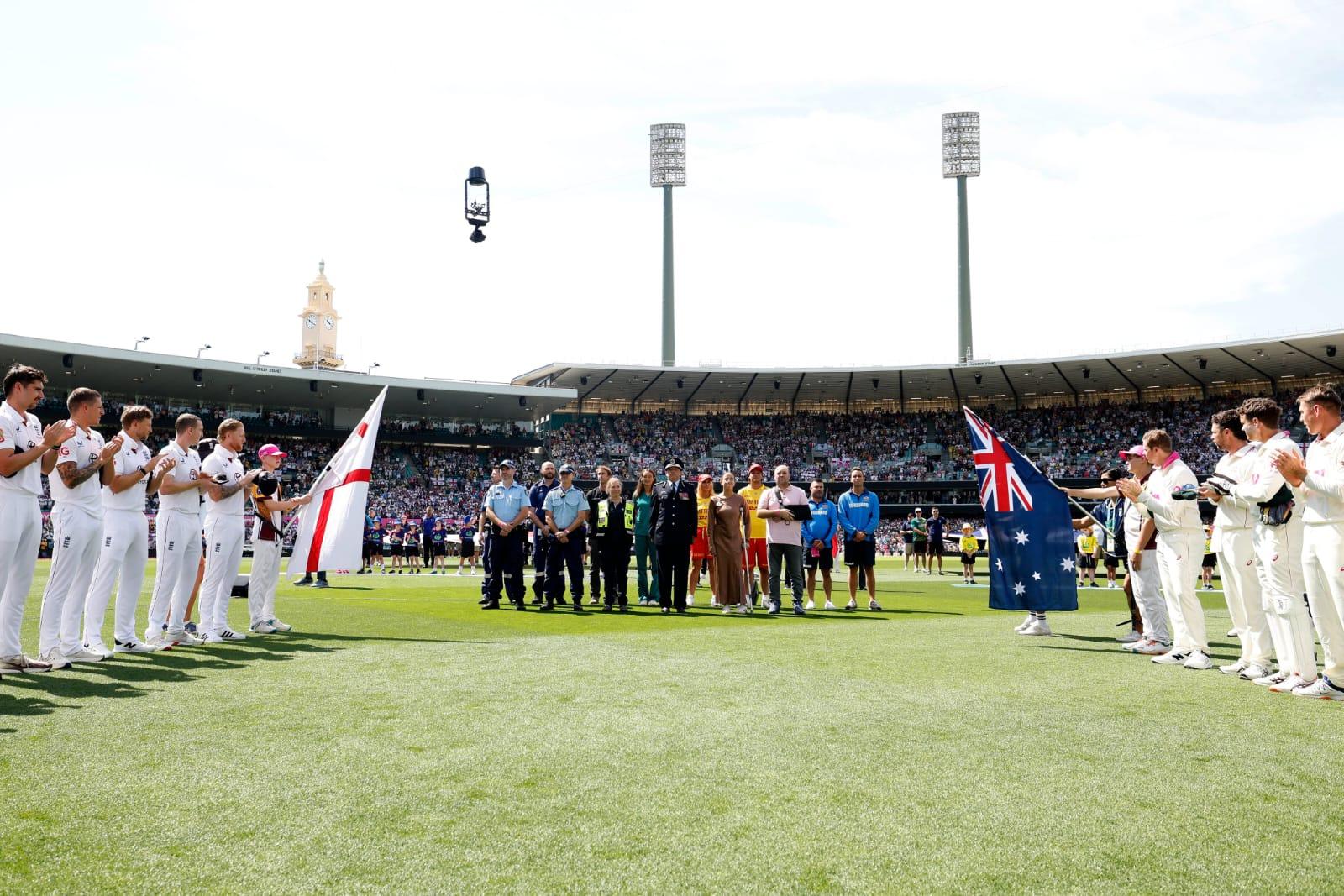 Australia, England teams pay tribute to Bondi shooting victims, first responders at SCG
