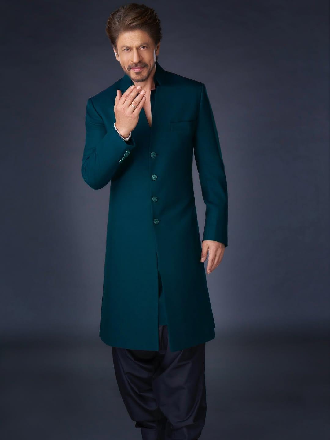 Shah Rukh Khan wishes everyone 'joy & peace' this Eid: May we get all that we pray for