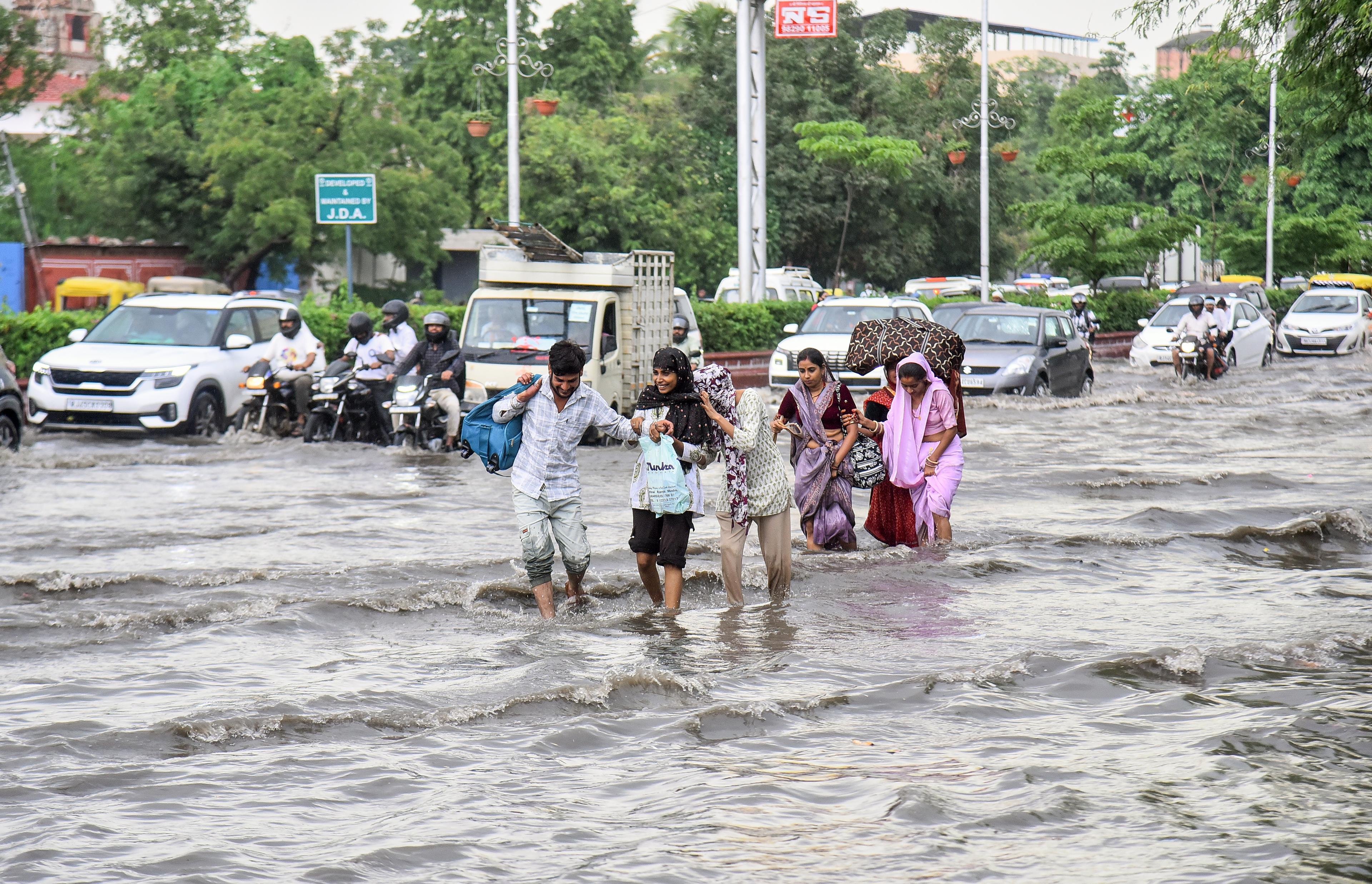 Heavy rainfall lashes Jaipur; commuters stranded on roads due to waterlogging