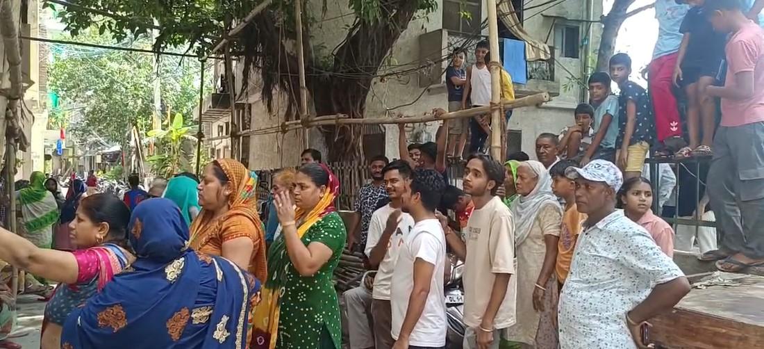 Woman, infant murdered in Delhi; suspect on run