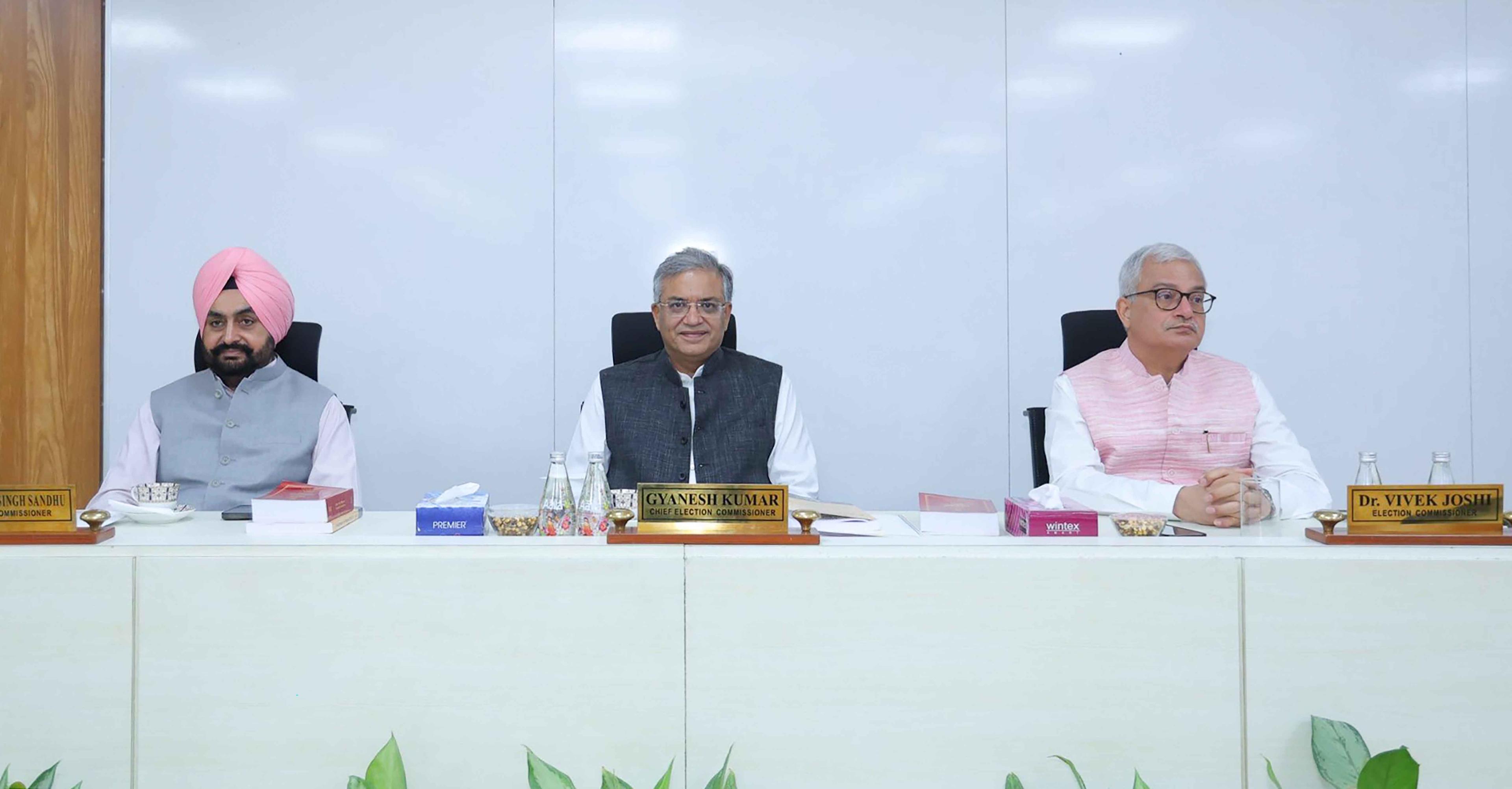 EC halves 200-meter distance for candidates to set up their tables from polling stations