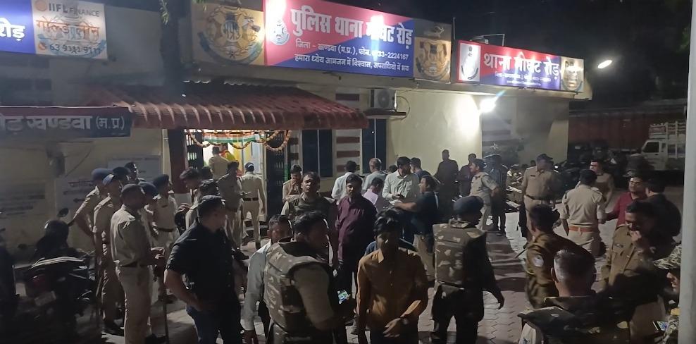 MP: Uproar at Khandwa police station over controversial social media post about Prophet; case filed against 47