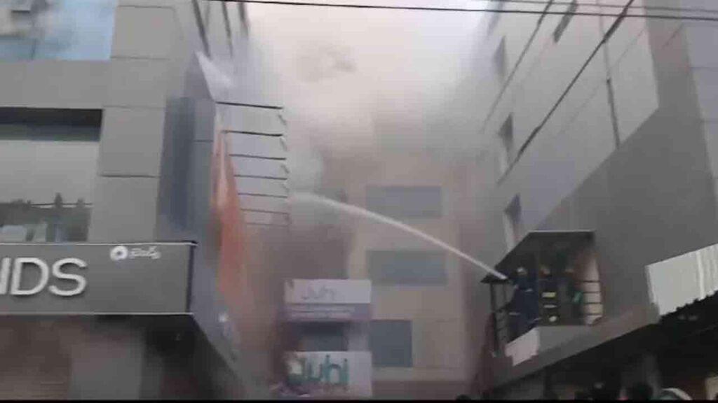 Fire breaks out at Dukes building