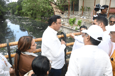 'Mumbai drain desilting work in disarray': Maha minister expresses dissatisfaction