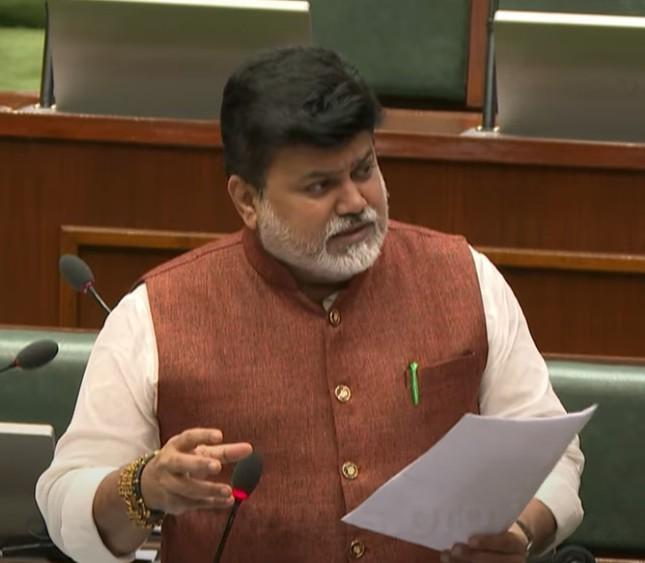 Maha govt to bring law to protect residents of transit camps