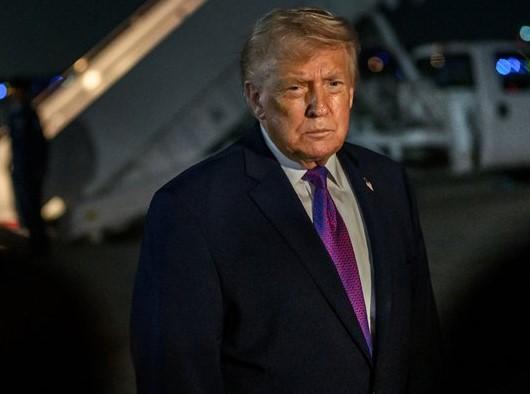 Trump delays Beijing trip as war continues